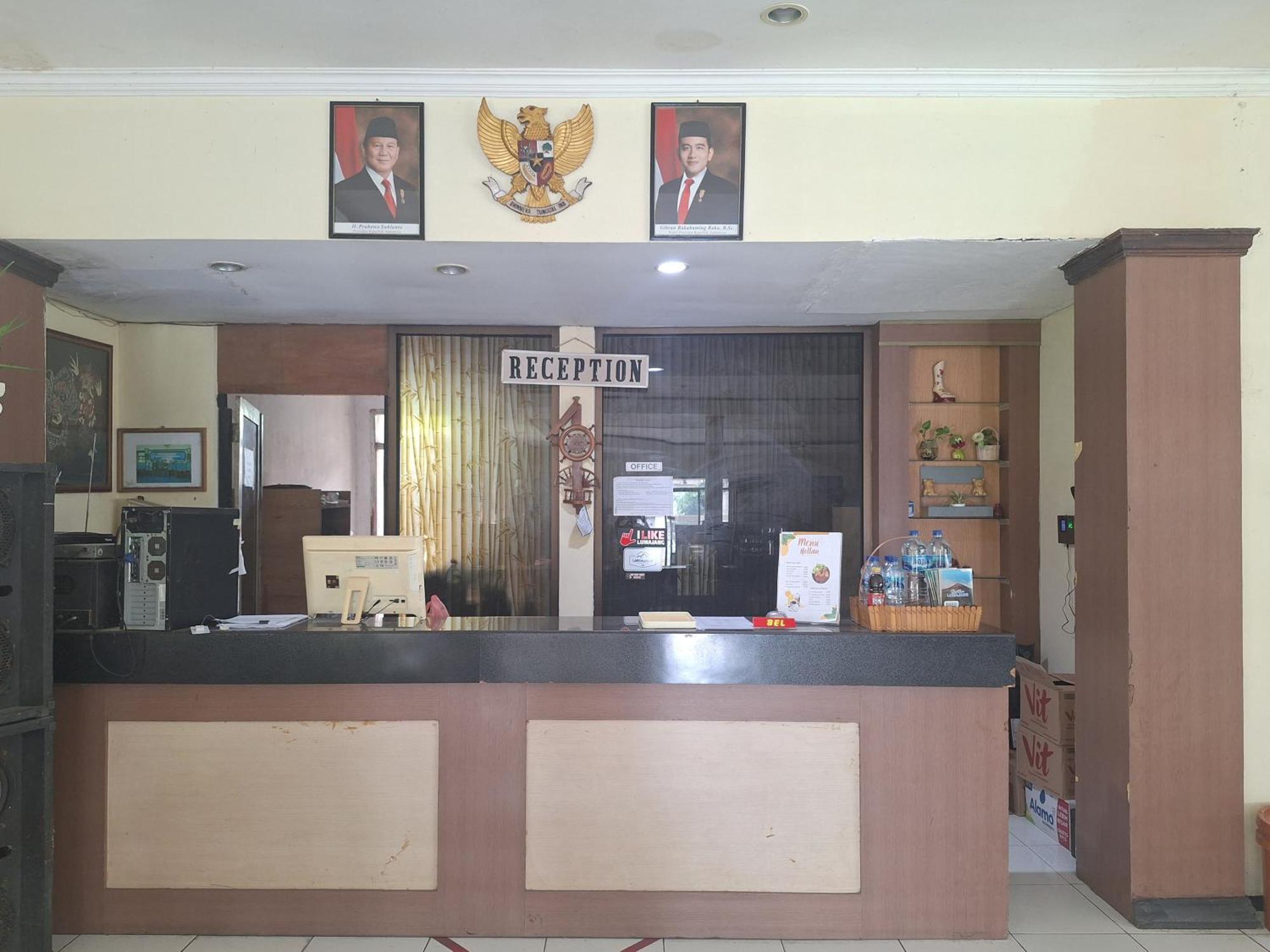 Reddoorz Near Stadion Semeru Lumajang Jawa Timur Extérieur photo